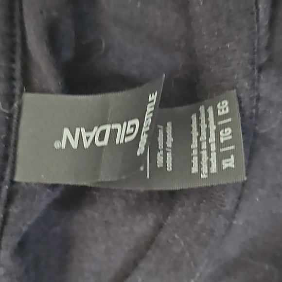 Gildan Black Short Sleeve Tee with Red and Yellow Superbowl Graphics NWOT - Picture 13 of 14